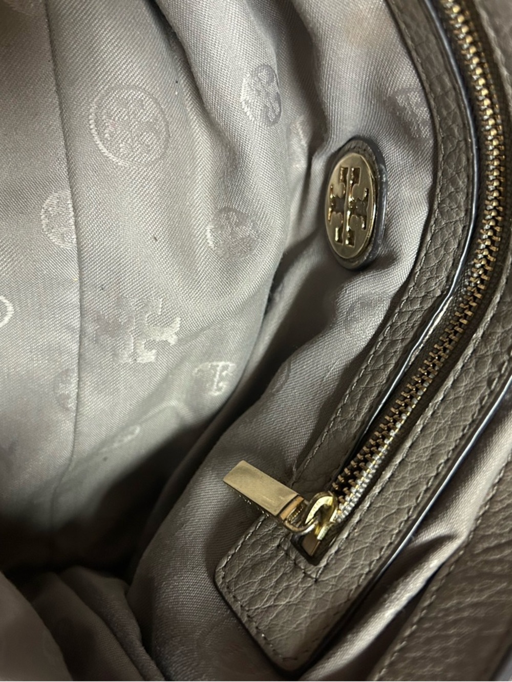 Tory Burch Light Gray Pebbled Leather Shoulder Bag with Tassels - Picture 6 of 8